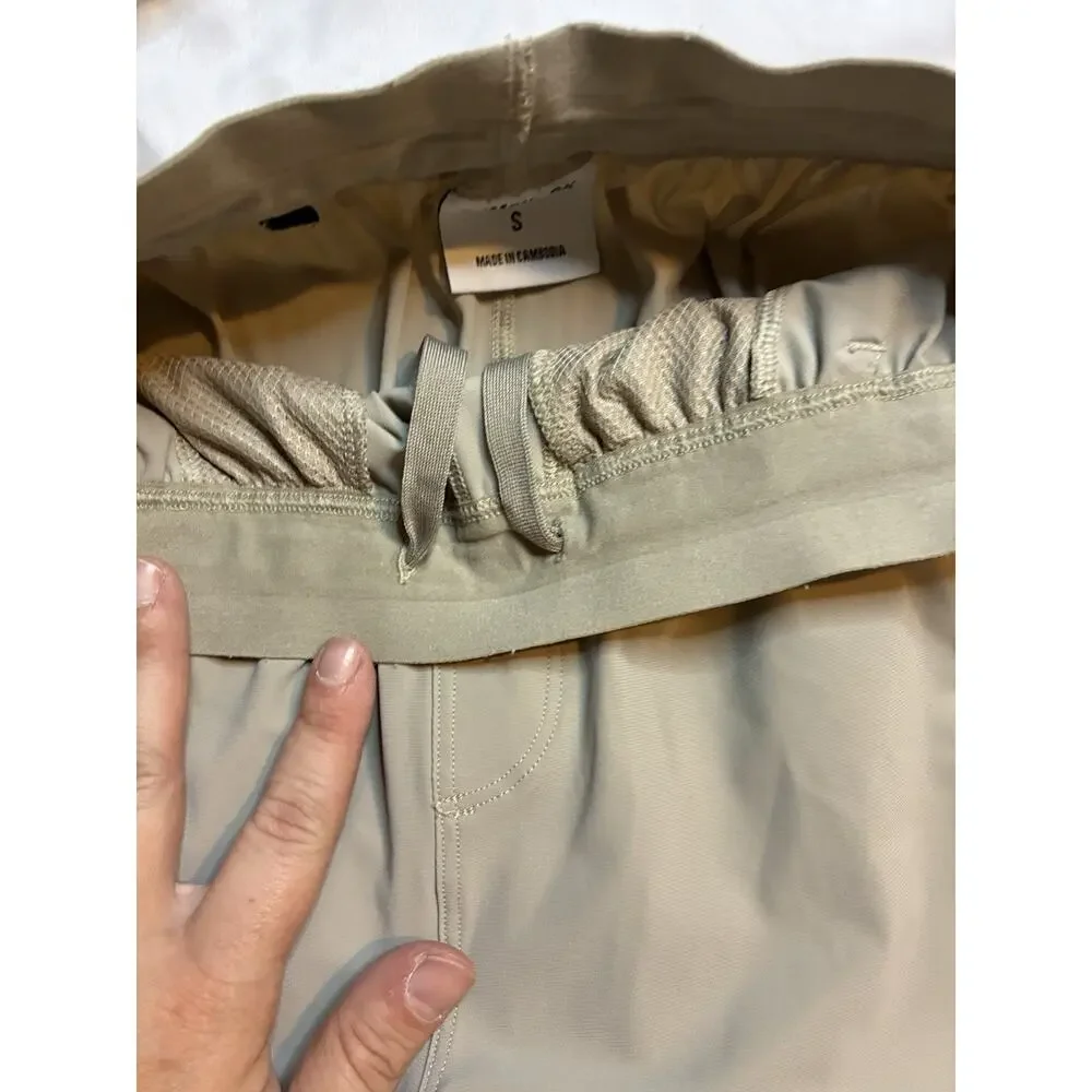 Gymshark Athletic/Gym Unlined Shorts Tan Mens Small